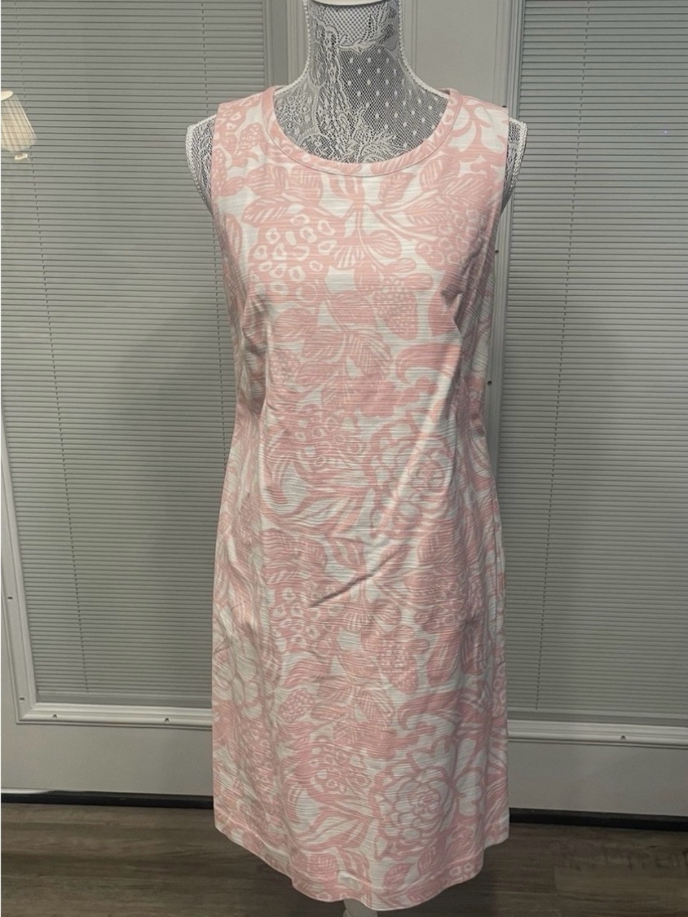 Talbots Pink floral keyhole shift dress